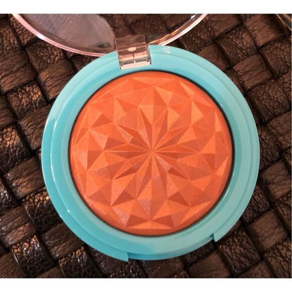 CARMINDY & CO - NWOT - CarmaGlow Bronzer in "Aloha" & Love Struck Brush/Just In! - Picture 10 of 16